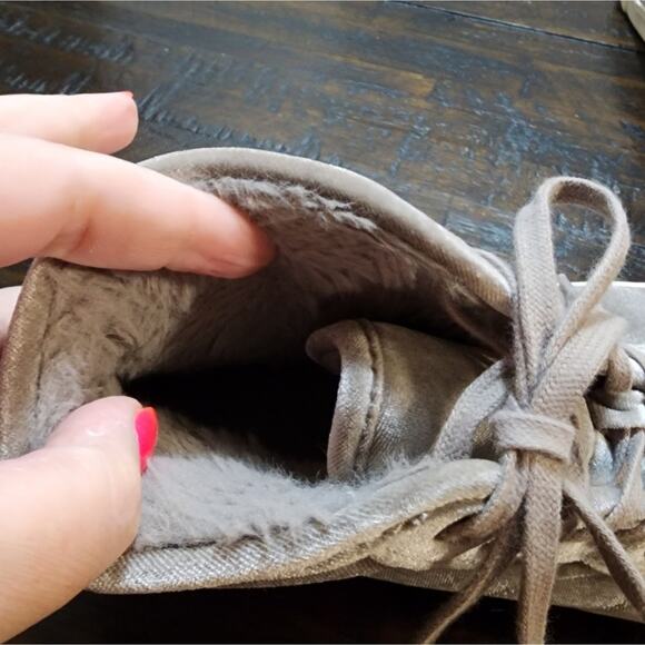 Old navy Grey suede faux fur high top sneakers size 10‎ - Picture 7 of 8